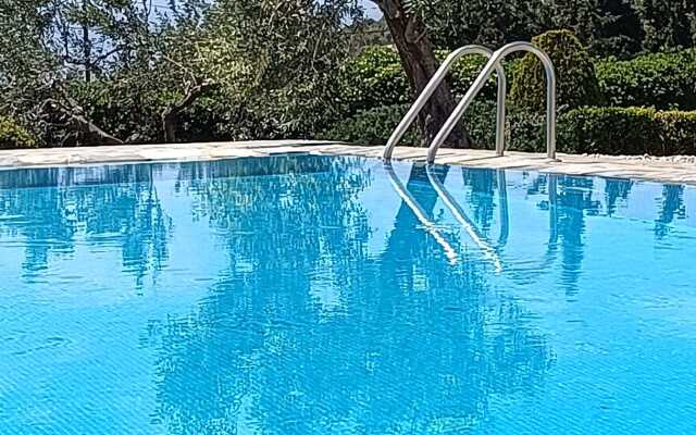 Turquoise Villa Loutraki
