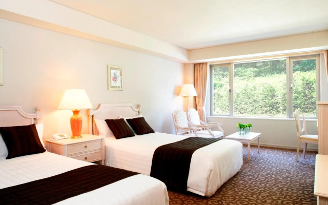 Luke Plaza Hotel