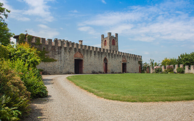 Castello di Magnano