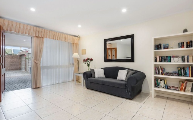 Adelaide Style Accommodation near City – Guest Rooms – Adelaide
