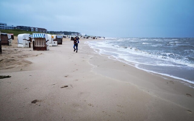 Comfort Steps From the North Sea