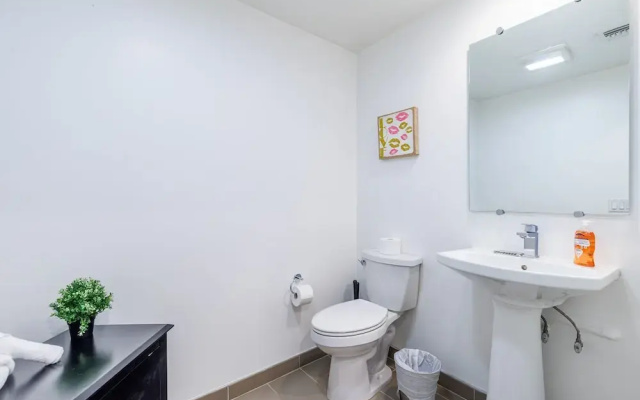 Brand new 2 Bedroom Apartment on Hawthorn Ave Hollywood 2 Apts by RedAwning