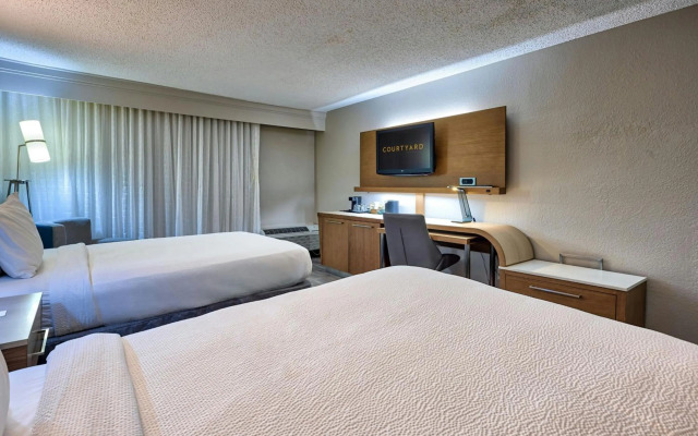 Courtyard by Marriott Hampton