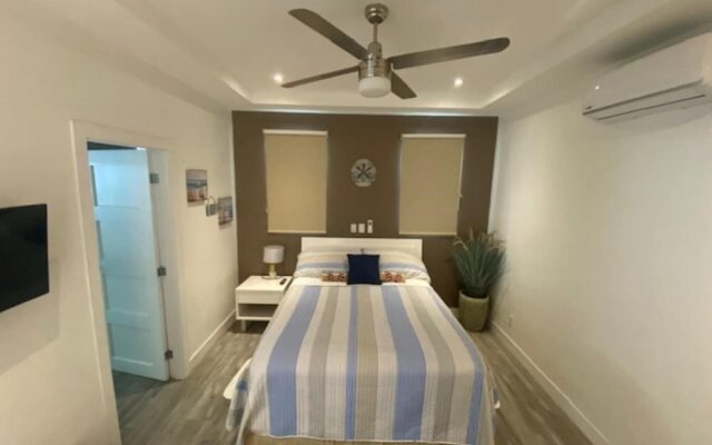 Playa Potrero Modern 3 BR Home Centrally Located - Casa Coastal Serenity