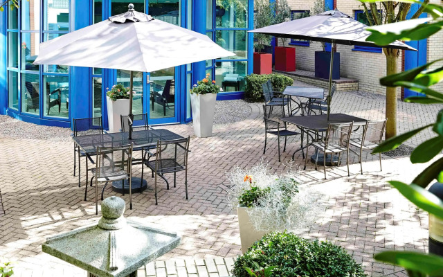 Novotel London Heathrow Airport M4 Jct. 4