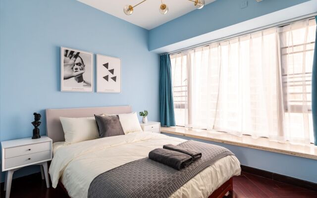 Locals Boutique Apartment  Huafa  No.6