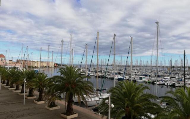 T2 sur le port avec parking