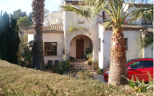 Upper Part of a Villa With 3 Bedrooms in Vence, With sea View, Private