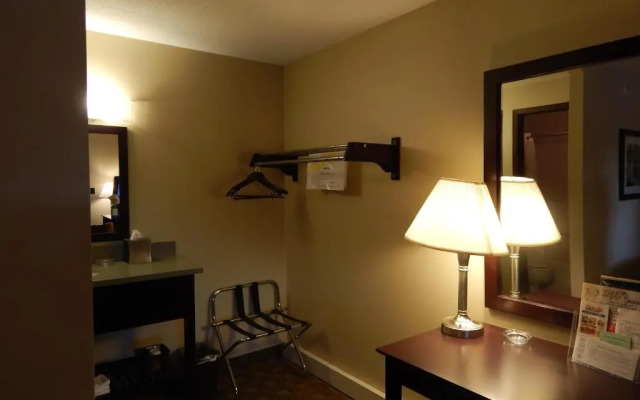 Super 8 White River Junction
