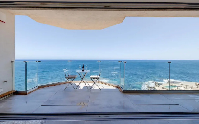 Superb Seafront Family Apartment