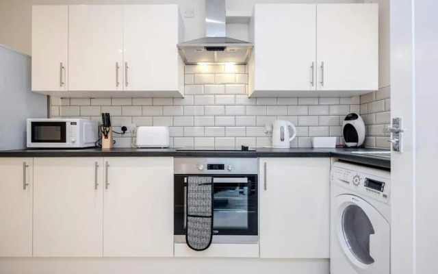 Bedford Hospital Studio Apartment - Victoria A