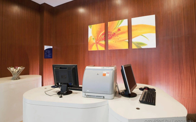 Holiday Inn Express Shenzhen Luohu