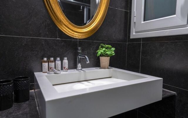 Elegant apartment in Kolonaki