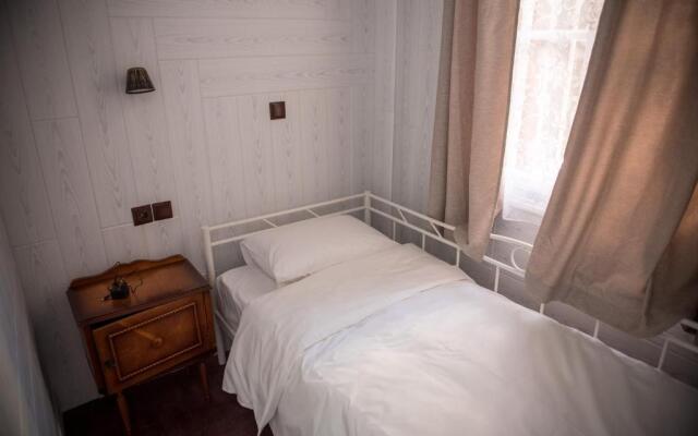1920s Rooms
