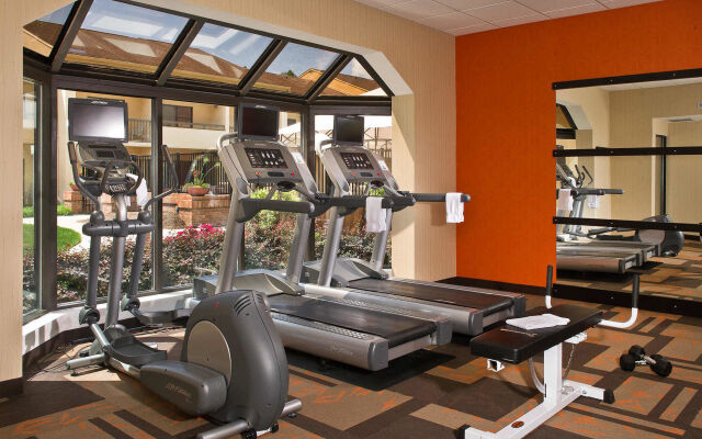 Courtyard by Marriott Raleigh Midtown