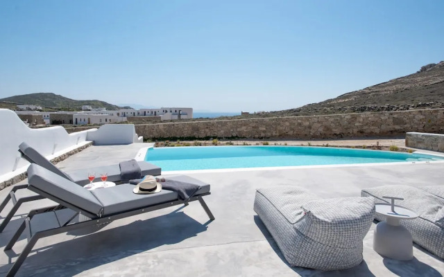 3-bed Villa in Mykonos With Private Pool