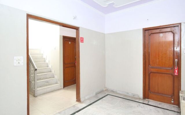 OYO 11417 Hotel Lotus