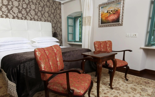 Vela Vrata Hotel