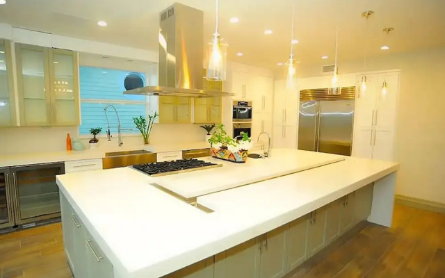 6 Bedroom Homes in Miami by TMG