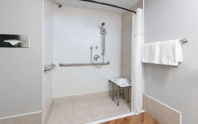 Baymont by Wyndham Austin University Area