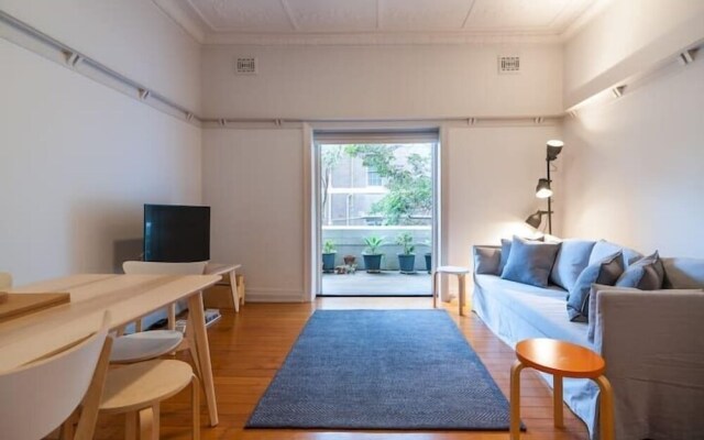 Spacious Art Deco apt. in Darlinghurst