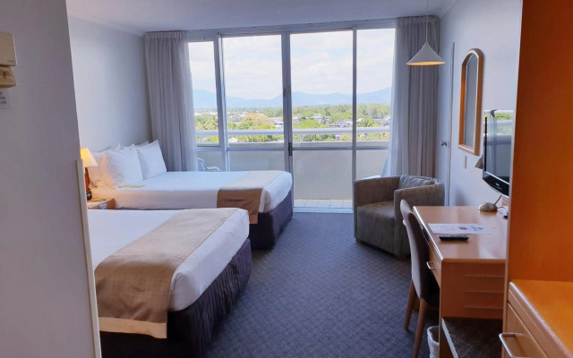 Cairns Harbourside Hotel