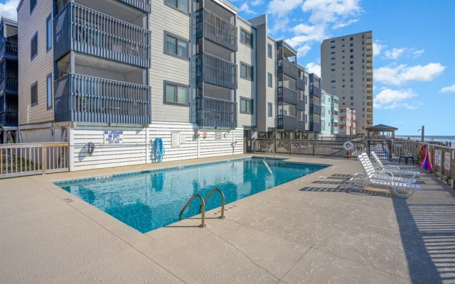 Sea Oaks 208