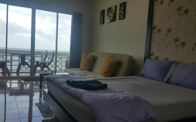 Baan Chai Thale by Rayong House