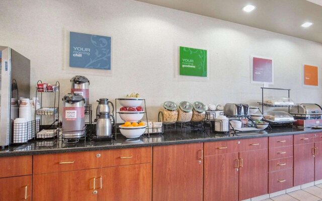 Comfort Inn And Suites South