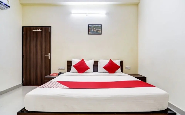 Oyo Flagship 28716 Panchasheel Enclave