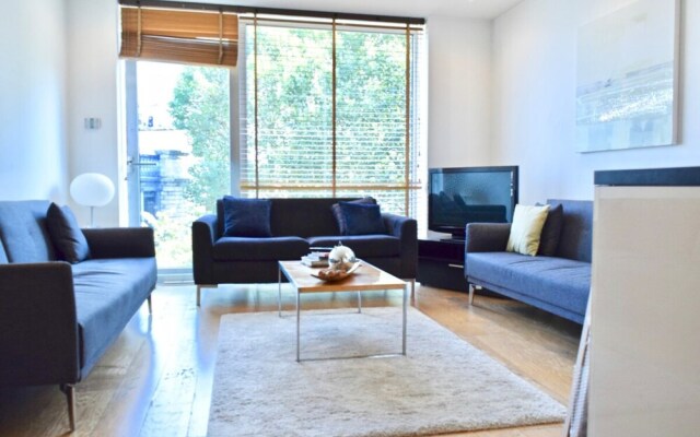 Modern 1 Bedroom Property in Central London