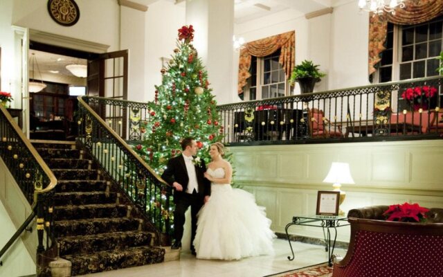 The Abraham Lincoln Hotel - A Historic Hotel of America