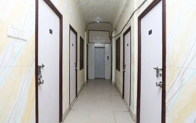 OYO 14639 Darshika Guest House