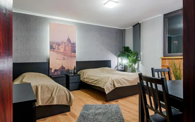 FREE PARKING, AC, WIFI apartment in the center