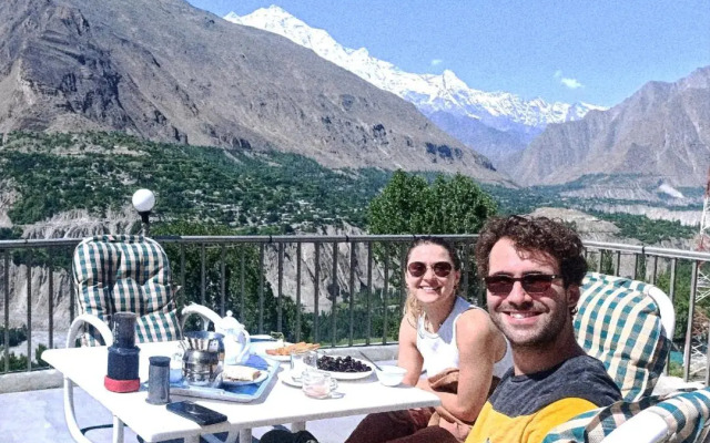 Hunza Lounge