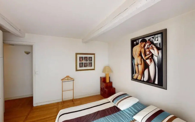 Marais Two Bedroom Haven