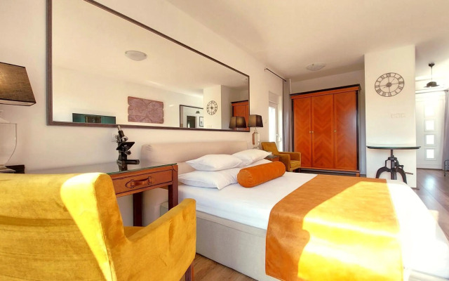 Refresh Boutique Apartments