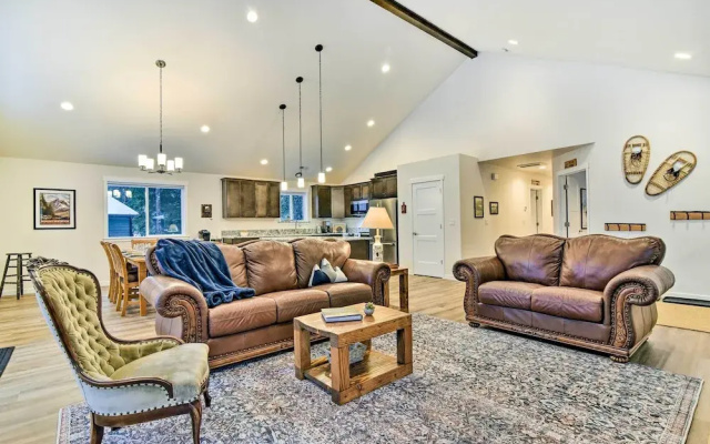 Family-friendly Packwood Retreat w/ Deck!