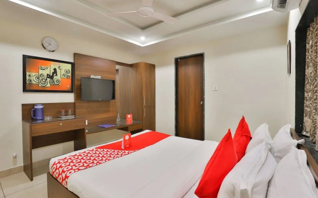 Hotel Moris Banquets by OYO Rooms