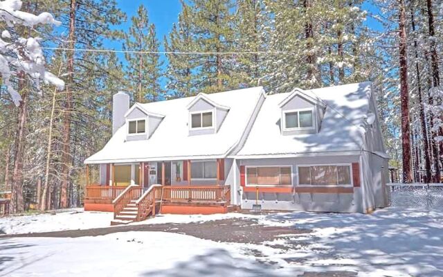 3565 Needle Peak By Redawning