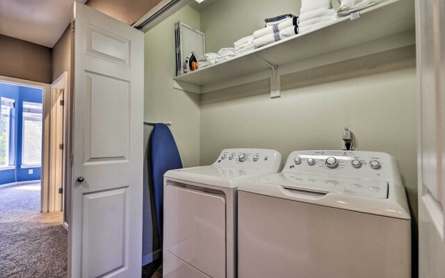 Modern Vancouver Townhome - Right on Main St!