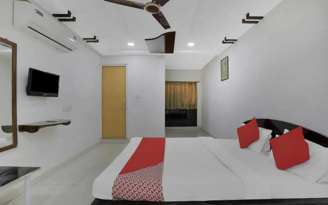 Flagship 83069 Hotel Rudra Palace