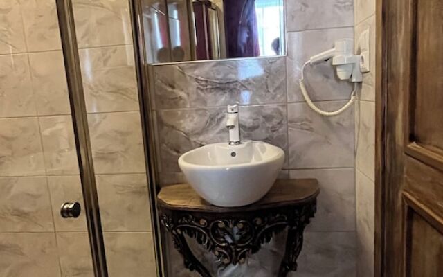Mazi Otel