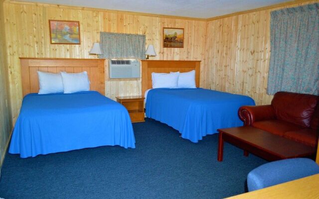 Green Acre Motel by OYO Near Rush County Airport