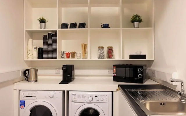 REZz Temple Bar, Dublin