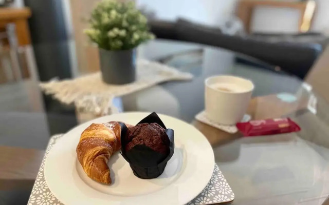 Cozy Coastal Apartment