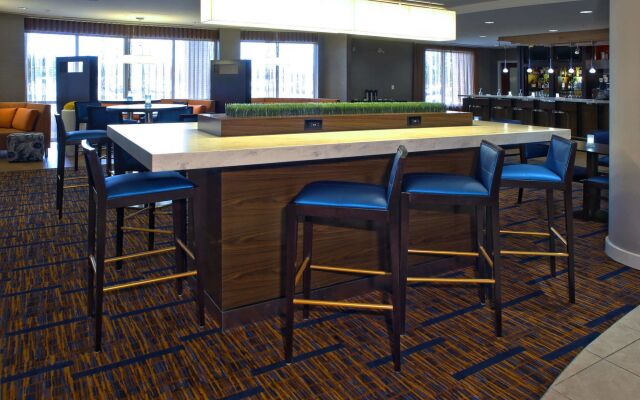 Courtyard by Marriott Hamilton