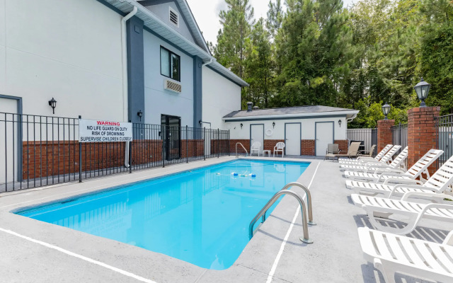 Travelodge by Wyndham Knoxville East