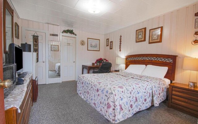 Sunflower Motel Hiawatha By OYO