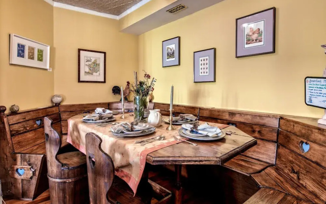 Chez Amis Bed and Breakfast Inn